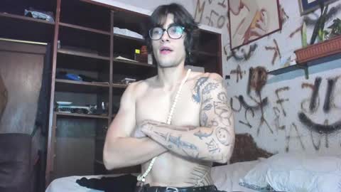 Snapshot of gladiattoor chatting on January 25, 2025, 2:37 am edward online show from January 25, 2025, 2:37 am