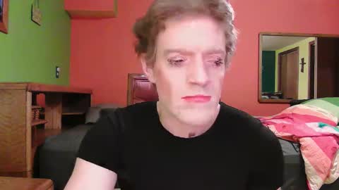 glam trans goddess online show from November 14, 2025, 3:44 pm