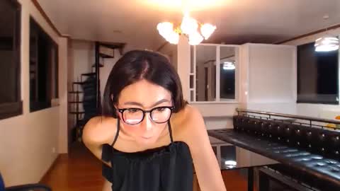 gleiahong online show from October 21, 2025, 4:51 pm