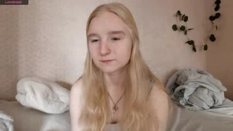 Laura online show from May 25, 2026, 3:12 am