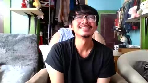 glennbunnylovedaddy69 online show from October 29, 2025, 8:32 pm