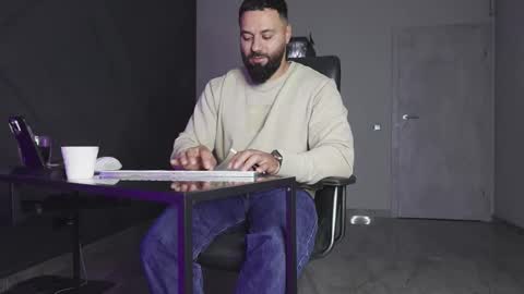 Snapshot of glennmasters chatting on October 12, 2025, 10:09 pm Matthew .. for short call me Matt online show from October 12, 2025, 10:09 pm