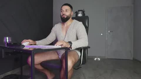 Snapshot of glennmasters chatting on October 17, 2025, 6:32 pm Matthew .. for short call me Matt online show from October 17, 2025, 6:32 pm