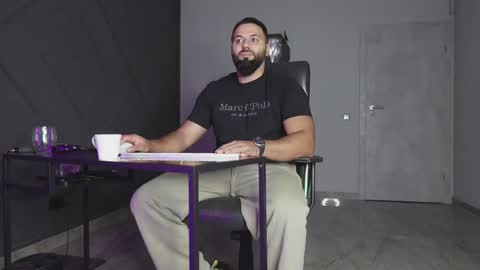 Snapshot of glennmasters chatting on October 18, 2025, 5:57 pm Matthew .. for short call me Matt online show from October 18, 2025, 5:57 pm