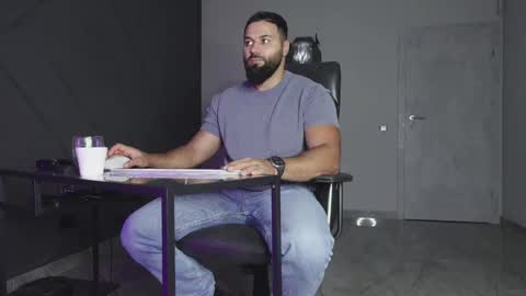 Snapshot of glennmasters chatting on October 22, 2025, 6:51 pm Matthew .. for short call me Matt online show from October 22, 2025, 6:51 pm