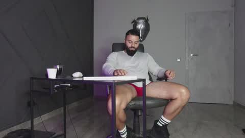 Snapshot of glennmasters chatting on October 28, 2025, 8:33 pm Matthew .. for short call me Matt online show from October 28, 2025, 8:33 pm