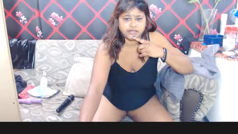 Snapshot of glitter_candy chatting on January 12, 2025, 8:36 pm glitter candy online show from January 12, 2025, 8:36 pm