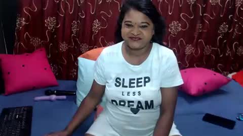 Snapshot of glitter_candy chatting on November 23, 2025, 9:42 am glitter candy online show from November 23, 2025, 9:42 am