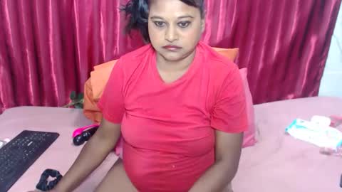 Snapshot of glitter_candy chatting on January 7, 2026, 6:43 pm glitter candy online show from January 7, 2026, 6:43 pm