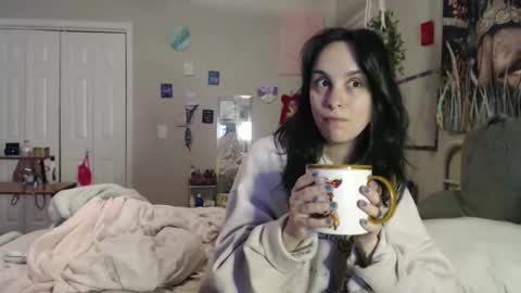 Snapshot of glitterspace chatting on March 4, 2026, 8:20 am anna online show from March 4, 2026, 8:20 am