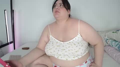 Snapshot of glitterwater chatting on January 11, 2026, 3:44 am suzy online show from January 11, 2026, 3:44 am