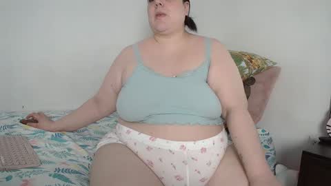 Snapshot of glitterwater chatting on February 23, 2026, 2:20 am suzy online show from February 23, 2026, 2:20 am