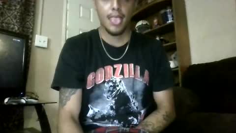 Snapshot of glly555 chatting on July 7, 2026, 8:51 am glly555 online show from July 7, 2026, 8:51 am