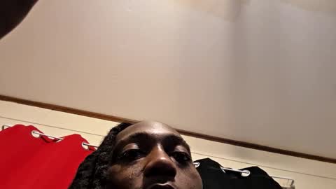 Snapshot of glomightyj chatting on December 19, 2025, 5:25 am glomightyj online show from December 19, 2025, 5:25 am