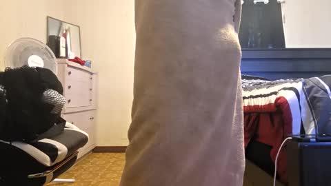 glomightyj online show from May 17, 2026, 6:37 pm