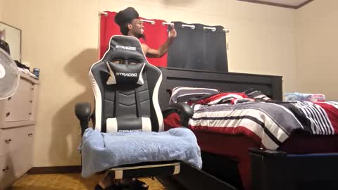 glomightyj online show from May 20, 2026, 10:16 pm