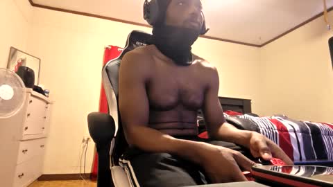 glomightyj online show from May 26, 2026, 2:02 pm