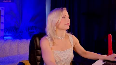 Snapshot of gloria_lovely chatting on February 3, 2026, 10:53 am Gloria online show from February 3, 2026, 10:53 am