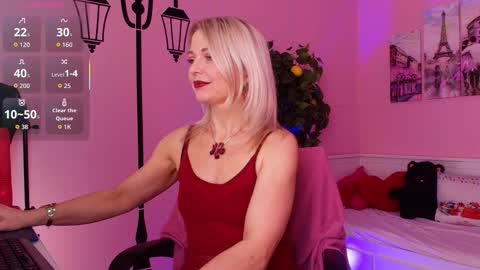 Snapshot of gloria_lovely chatting on March 10, 2026, 10:53 am Gloria online show from March 10, 2026, 10:53 am