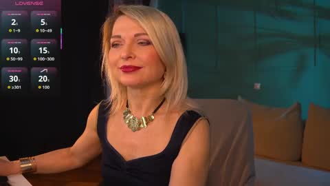 Snapshot of gloria_lovely chatting on April 2, 2026, 11:19 am Gloria online show from April 2, 2026, 11:19 am