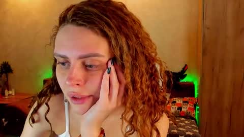 Snapshot of gloria_wood chatting on December 18, 2024, 4:28 pm Gloria Wood online show from December 18, 2024, 4:28 pm