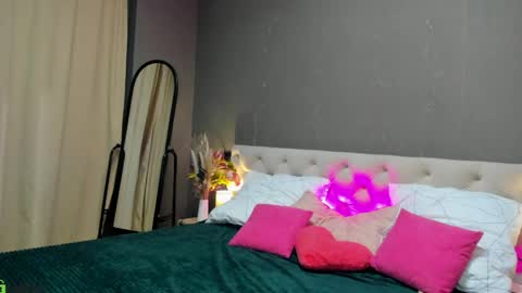 gloriaa_scott online show from May 5, 2026, 1:13 am