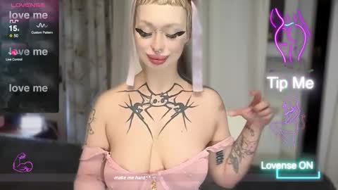 Snapshot of gloryaaaa chatting on April 17, 2026, 10:24 pm I want to make you happy and lovense online show from April 17, 2026, 10:24 pm
