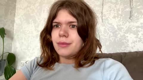  Roxy  online show from May 17, 2026, 5:05 am