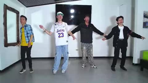 THOMAS AND DAMIAND online show from October 26, 2025, 6:14 pm