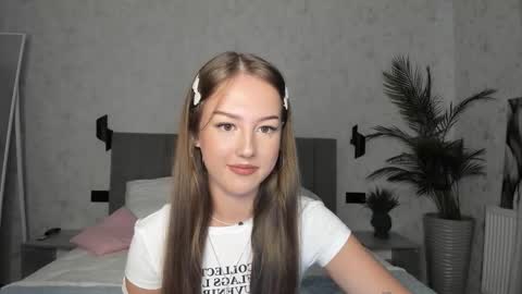 Snapshot of go0d_grl chatting on October 13, 2025, 8:47 am Lina online show from October 13, 2025, 8:47 am