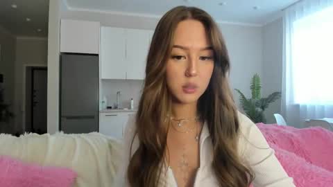 Snapshot of go0d_grl chatting on February 5, 2026, 8:30 am Lina online show from February 5, 2026, 8:30 am