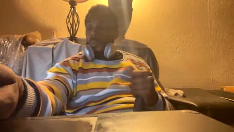 Snapshot of goatchocolate chatting on December 21, 2024, 9:47 pm goatchocolate online show from December 21, 2024, 9:47 pm