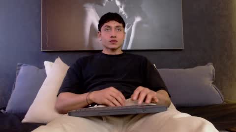 steven online show from December 19, 2024, 1:51 pm