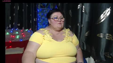 Snapshot of goddess57 chatting on December 22, 2025, 5:21 pm Goddess online show from December 22, 2025, 5:21 pm