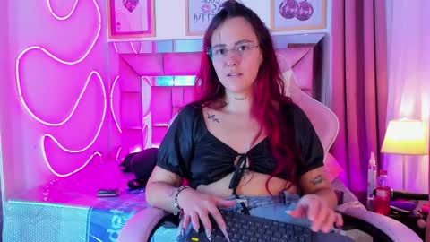goddess_allison online show from November 6, 2025, 4:08 pm