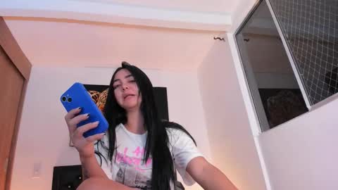 goddess_eli77 online show from November 19, 2025, 2:22 am