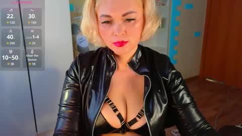 Snapshot of goddess_isabella11 chatting on February 14, 2025, 8:21 am Mrs. Isabella online show from February 14, 2025, 8:21 am