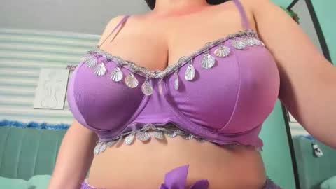 Snapshot of goddess_kianna chatting on December 22, 2025, 4:09 am Goddess Kianna online show from December 22, 2025, 4:09 am