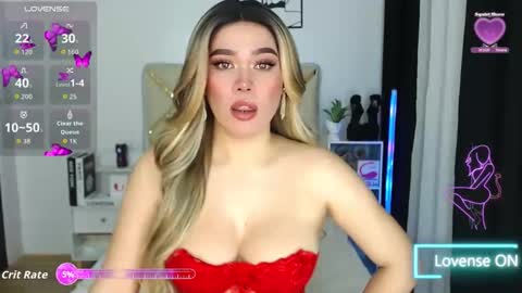 Snapshot of goddess_lykafox chatting on December 5, 2025, 10:02 am Lyka Fox online show from December 5, 2025, 10:02 am