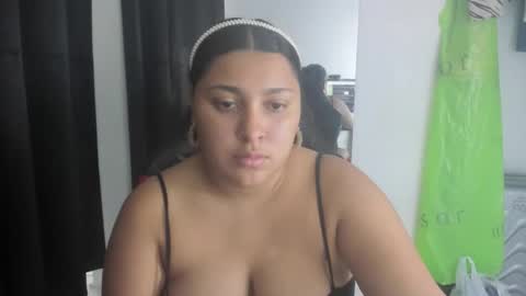 goddess_of_sissys online show from December 3, 2025, 11:36 pm