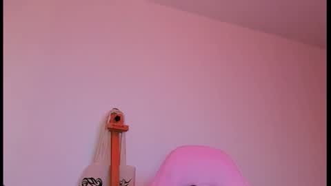 Snapshot of goddess_vee_ chatting on October 15, 2025, 10:43 pm vee online show from October 15, 2025, 10:43 pm