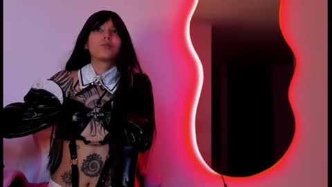 Snapshot of goddess_vee_ chatting on October 18, 2025, 10:32 pm vee online show from October 18, 2025, 10:32 pm