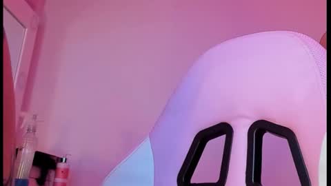 Snapshot of goddess_vee_ chatting on October 27, 2025, 11:52 pm vee online show from October 27, 2025, 11:52 pm