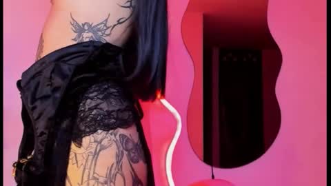 Snapshot of goddess_vee_ chatting on October 30, 2025, 1:51 am vee online show from October 30, 2025, 1:51 am