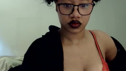 Snapshot of goddessdaisysky chatting on January 5, 2026, 6:00 pm Goddess Daisy Sky online show from January 5, 2026, 6:00 pm