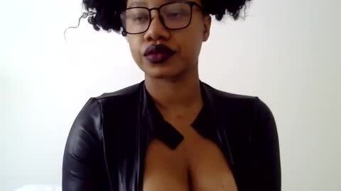 Snapshot of goddessdaisysky chatting on January 13, 2026, 9:20 pm Goddess Daisy Sky online show from January 13, 2026, 9:20 pm