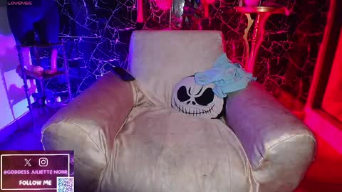 Snapshot of goddessjuliettenoiir chatting on April 16, 2026, 10:49 am Goddes Juliette Noiir online show from April 16, 2026, 10:49 am