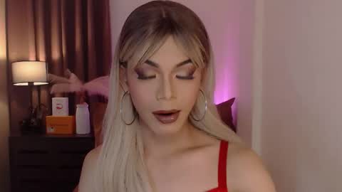 Michaella online show from December 22, 2024, 2:38 pm