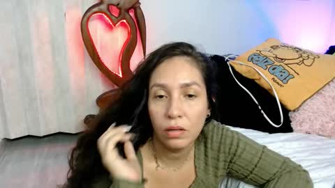 Snapshot of goddessnahi chatting on February 17, 2026, 5:37 am Naih Reyes online show from February 17, 2026, 5:37 am