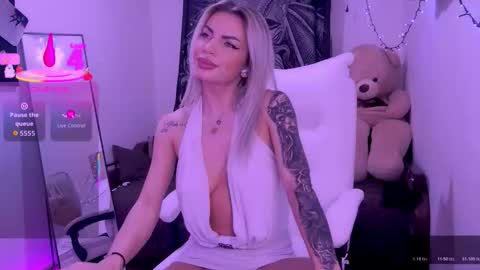 Snapshot of goddessnyxluxuria chatting on February 11, 2026, 6:46 pm Goddess Nyx online show from February 11, 2026, 6:46 pm